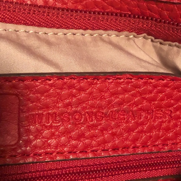 WILSONS LEATHER - Genuine Leather Red Handbag with Chrome Buckle‎ Detail - Picture 2 of 11